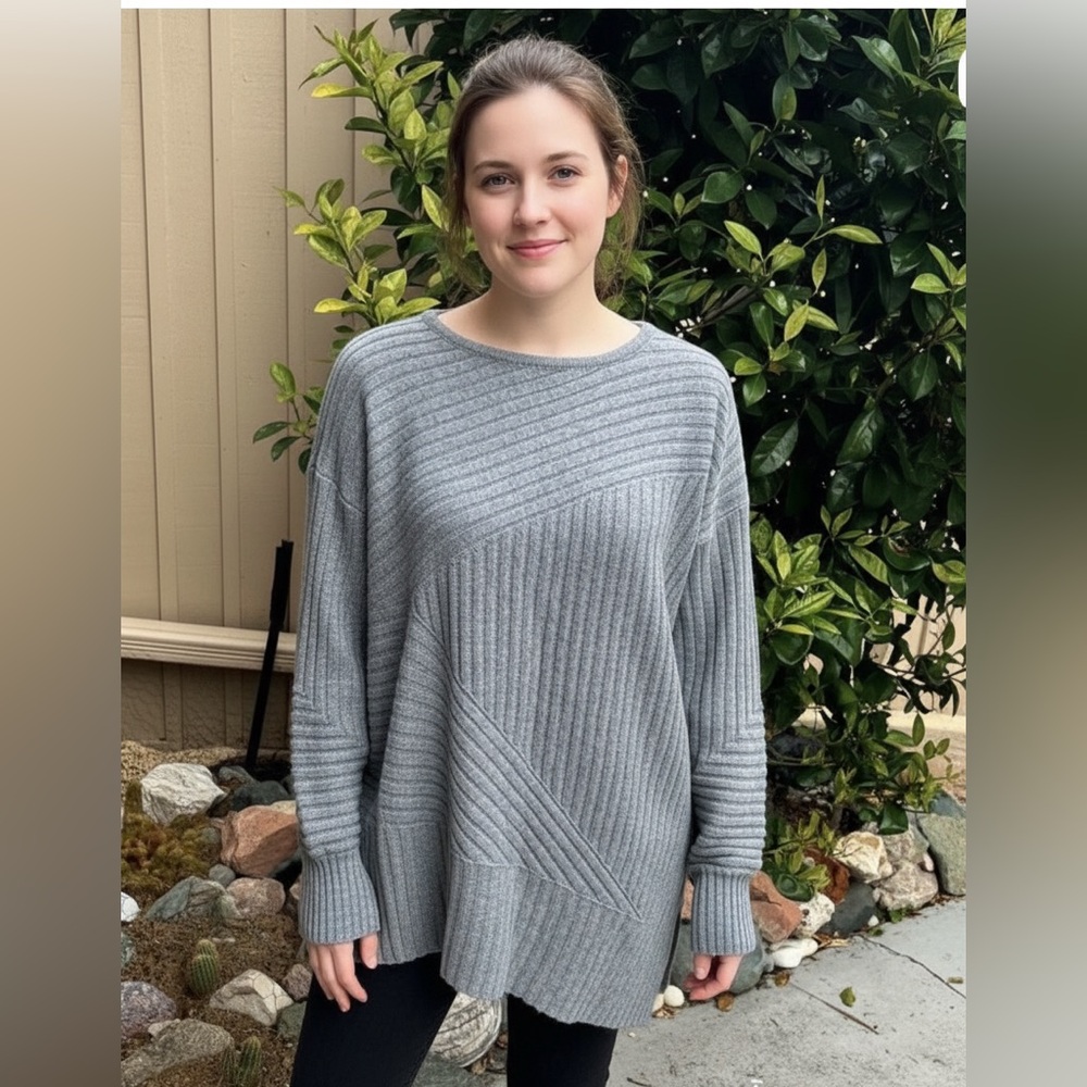Neiman Marcus Women’s 100%Cashmere Gray Ribbed Crewneck Sweater Size Medium